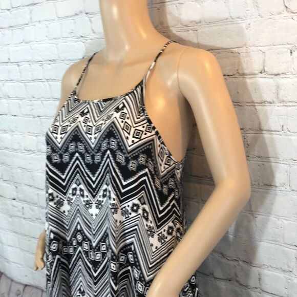 New Look Geometric Print Dress Asymmetrica… - Picture 5 of 10